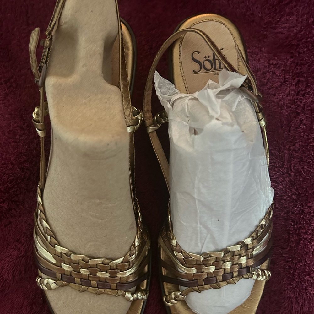 Söfft brand strap sandals. Size 11